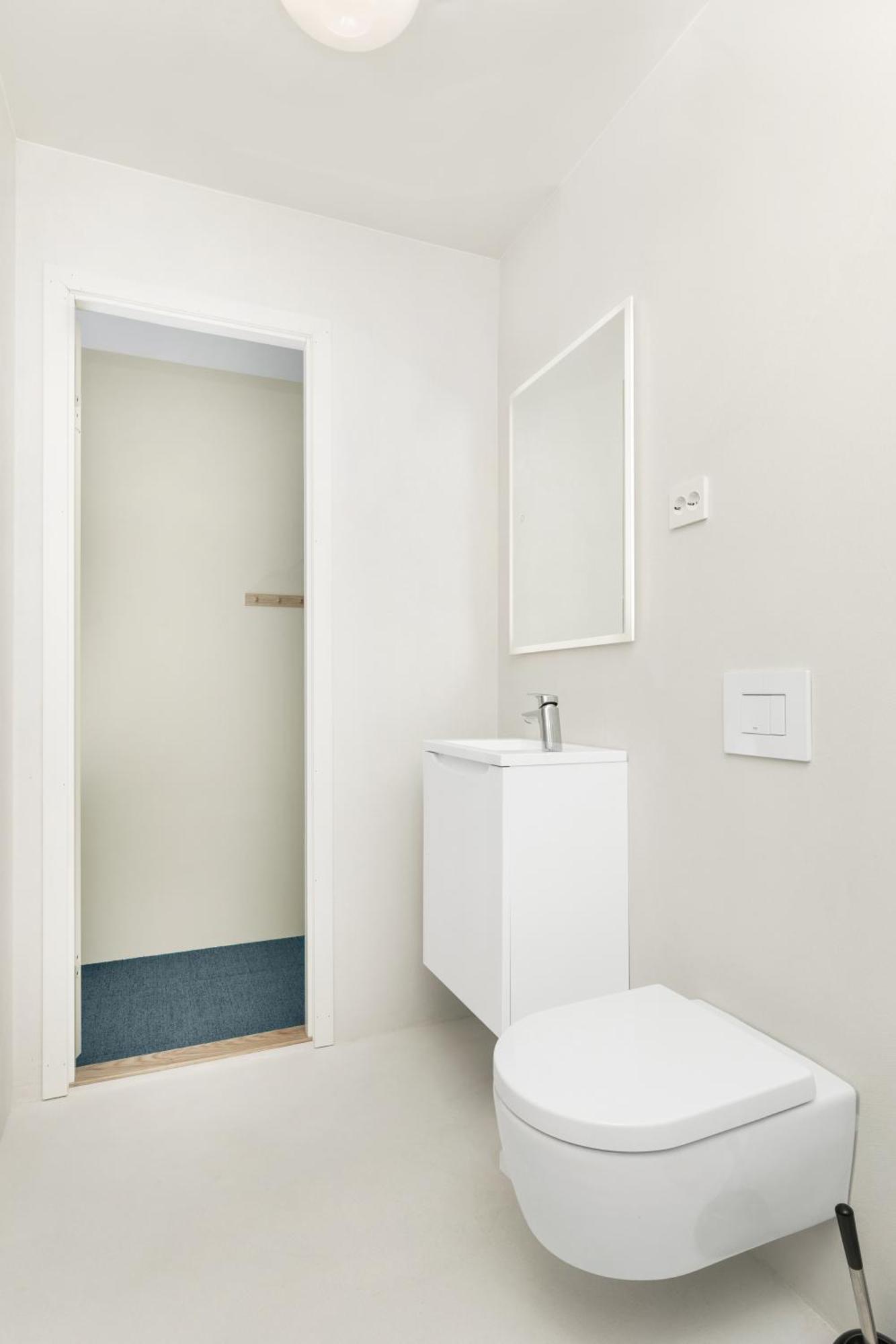 Central Guest House - Bedroom With Private Bathroom スタヴァンゲル 部屋 写真