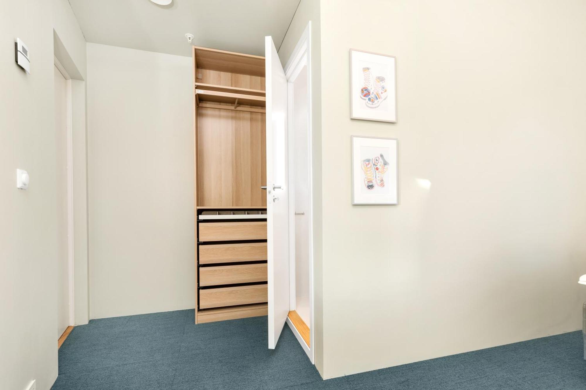 Central Guest House - Bedroom With Private Bathroom スタヴァンゲル 部屋 写真